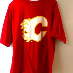 Calgary flames t shirt XL